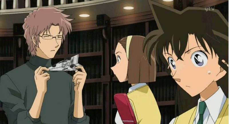 File:Paper airplane okiya.jpg