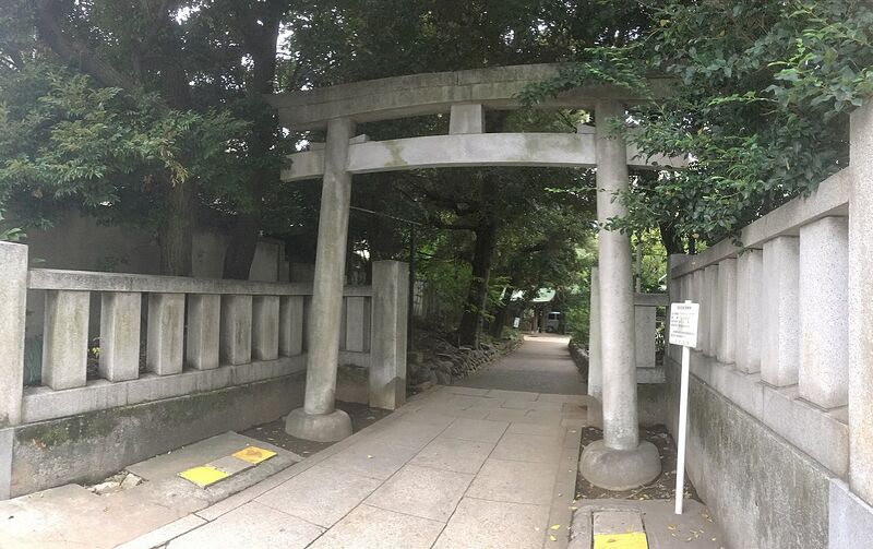 File:Shibuya Hikawa Shrine Gate.jpg